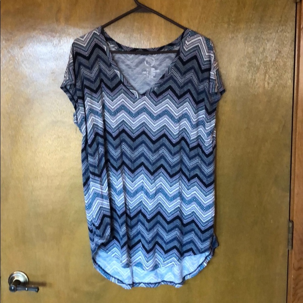 Short sleeve tee